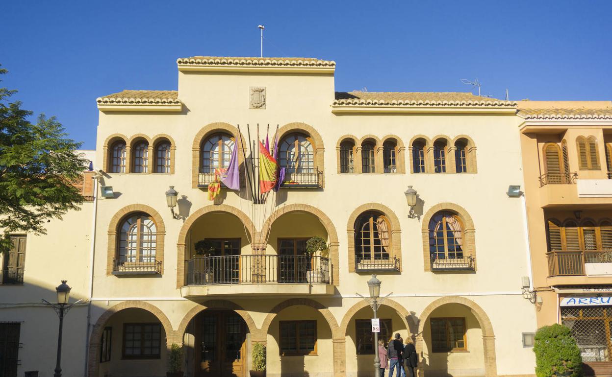 Fachada del ayuntamiento de l'Eliana. 