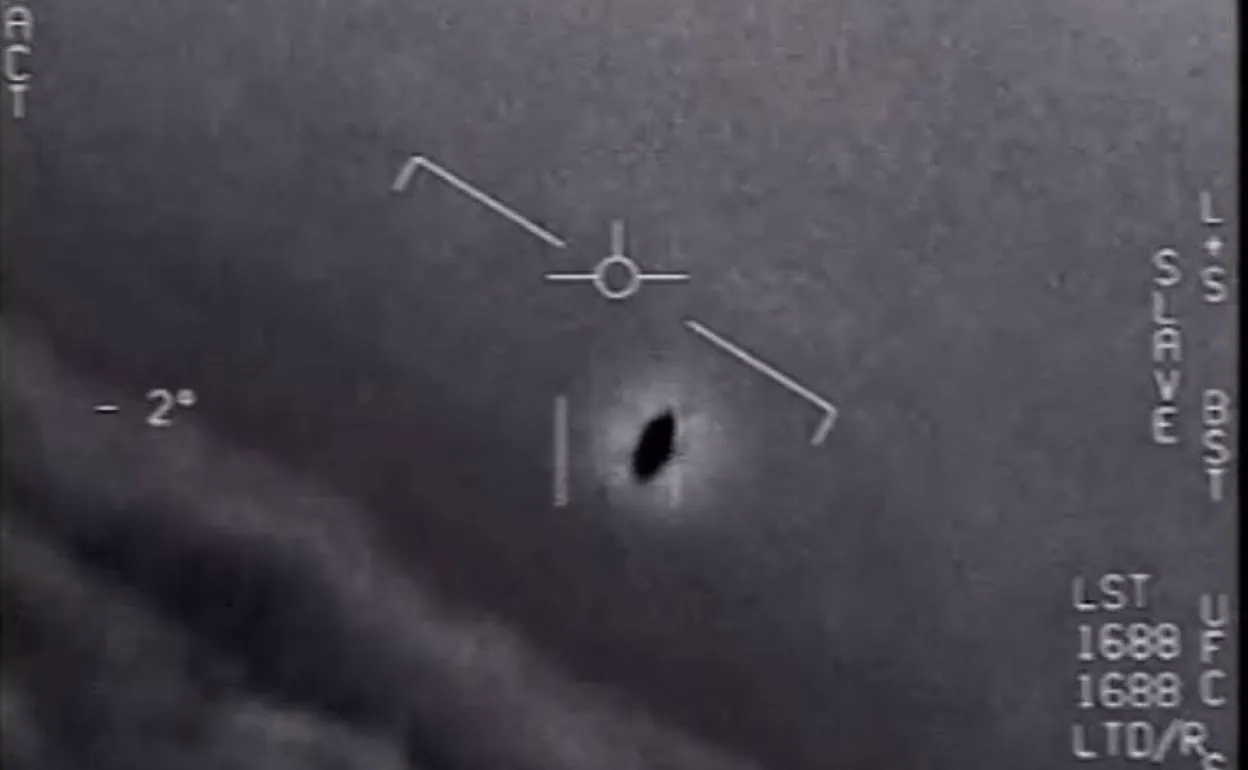 Imagen de archivo de un posible OVNI grabado en 2004 en aguas de California.