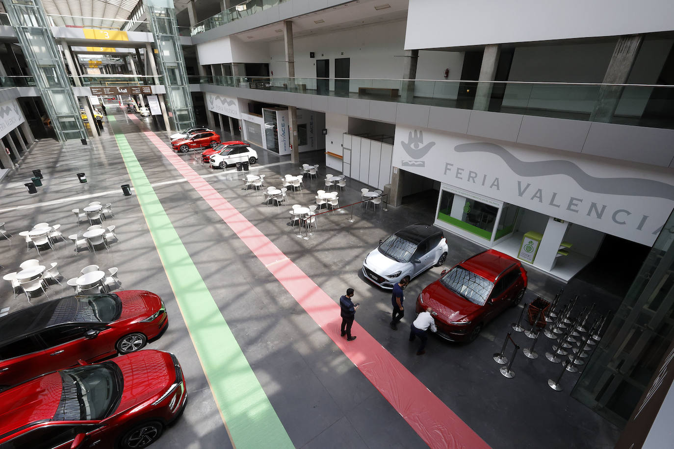 Preparativos en Feria Valencia para la celebración del Salón del Automovil 2021. 