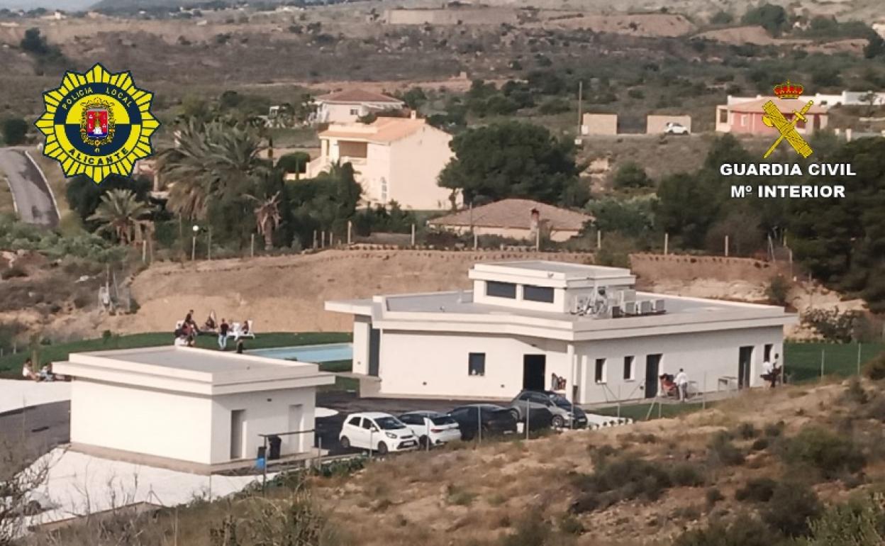 Imagen del chalé donde se estaba celebrando una fiesta clandestina este fin de semana. 