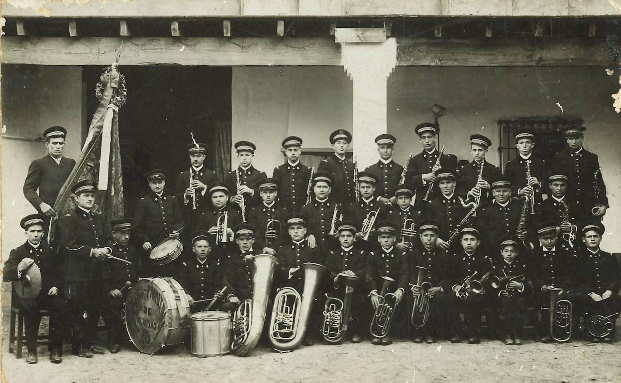 Una imagen de los inicios de la Unión Musical de Alaquàs. 