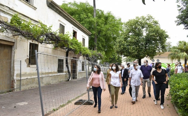 Imagen principal - La visita por el edificio.