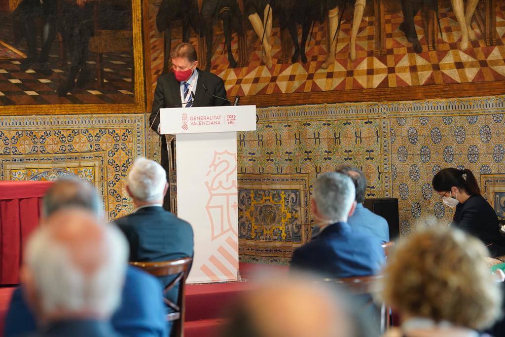 Los galardones de este año reconocen a la ingeniera alicantina Nuria Oliver, a la astrofísica Licia Verde, al economista Antonio Cabrales, al biólogo molecular Eduard Batllé, al biólogo Fernando Valladares y al empresario Benito Jiménez Cambra.