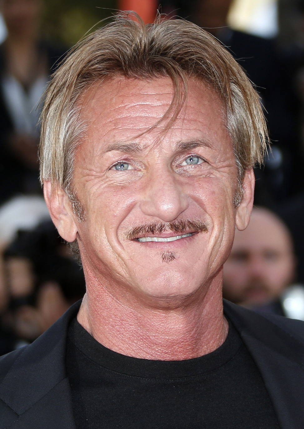 11.- Sean Penn | El actor ganó el Premio de la Academia al Mejor Actor por sus papeles en las películas 'Mystic River' (2003) y 'Milk' (2008). Logró reconocimiento por primera vez por su papel en la comedia 'Fast Times at Ridgemont High' (1982).