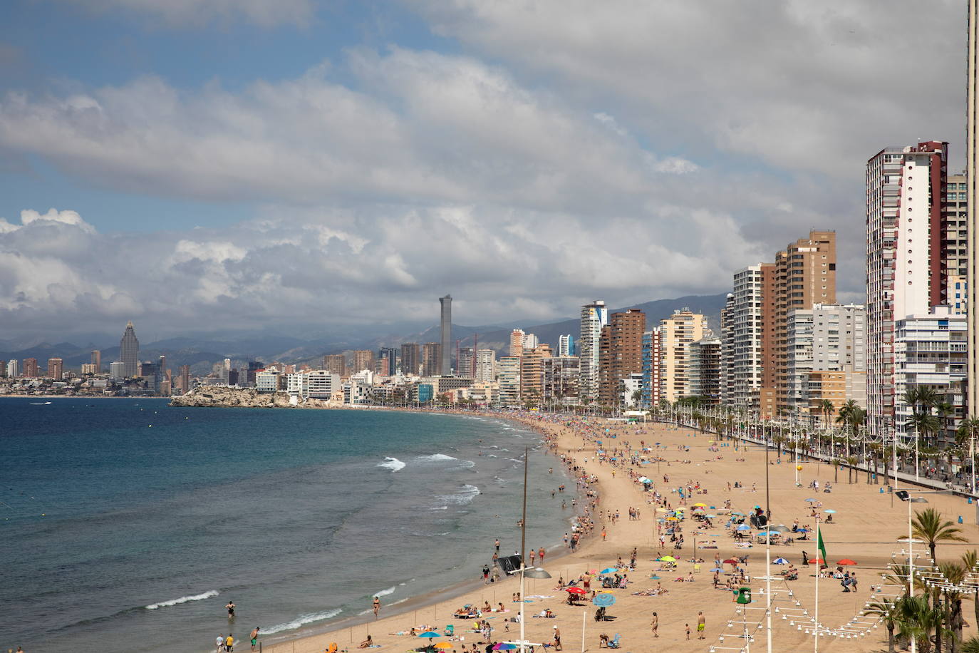 Los hoteles de Benidorm han registrado un 44% de ocupación durante la semana del 31 de mayo al 6 de junio de 2021. El turismo nacional continúa siendo protagonista absoluto, con un 88% de las habitaciones ocupadas por españoles durante la semana.