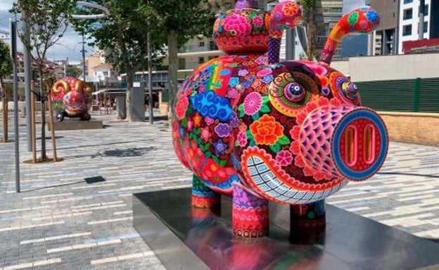 Las esculturas, en las calles de Benidorm. 