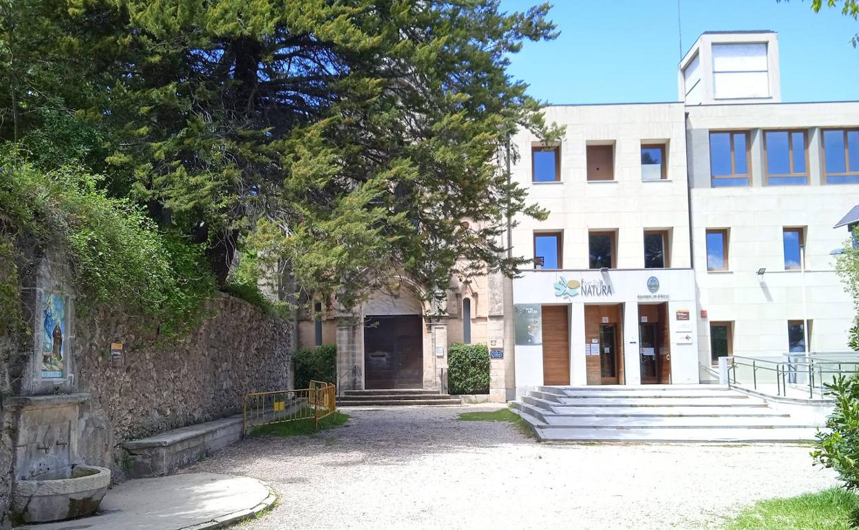 Santuario y Centro de Visitantes de la Font Roja en Alcoy. 