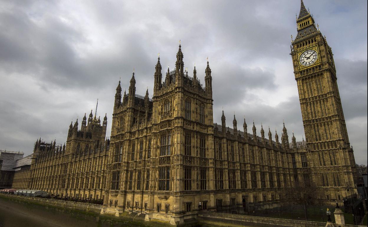 Palacio de Westminster, sede del Parlamento Británico, en Londres 