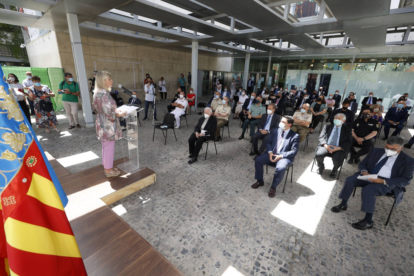 Valencia es ya sede para el recuerdo de 60 años de azote del terrorismo en toda España a través de la mirada de la prensa. La muestra se puede visitar en la sede de San Carlos de la Universidad Católica de Valencia.