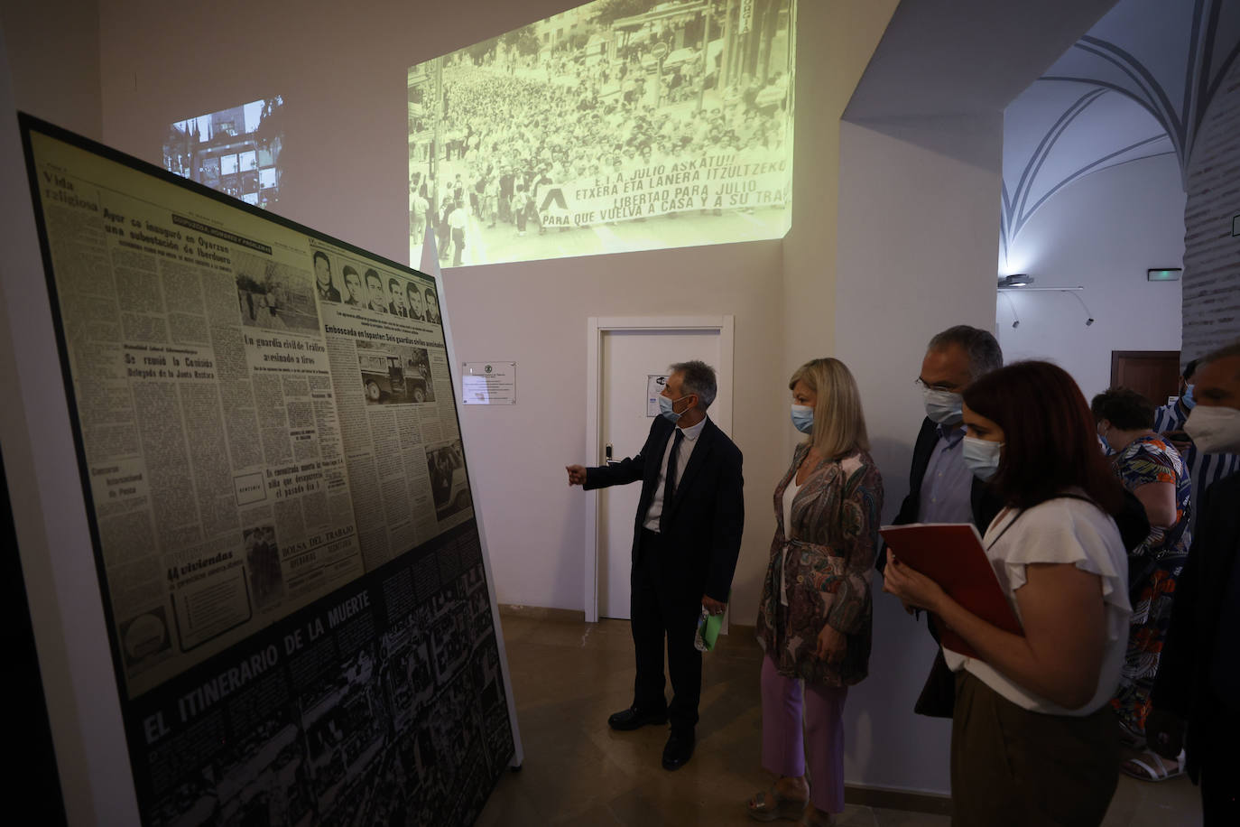 Valencia es ya sede para el recuerdo de 60 años de azote del terrorismo en toda España a través de la mirada de la prensa. La muestra se puede visitar en la sede de San Carlos de la Universidad Católica de Valencia.