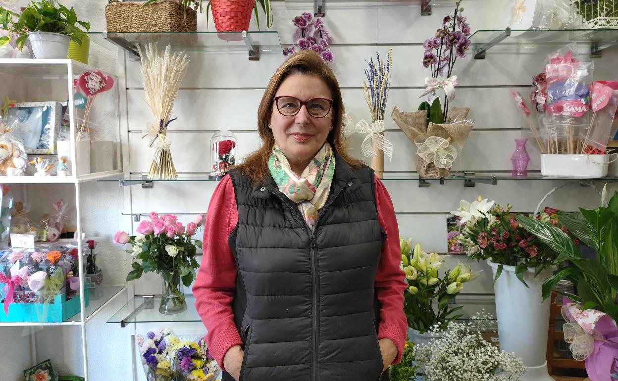 María Teresa Lloscos, dentro de la floristería que ha regentado durante 26 años. 