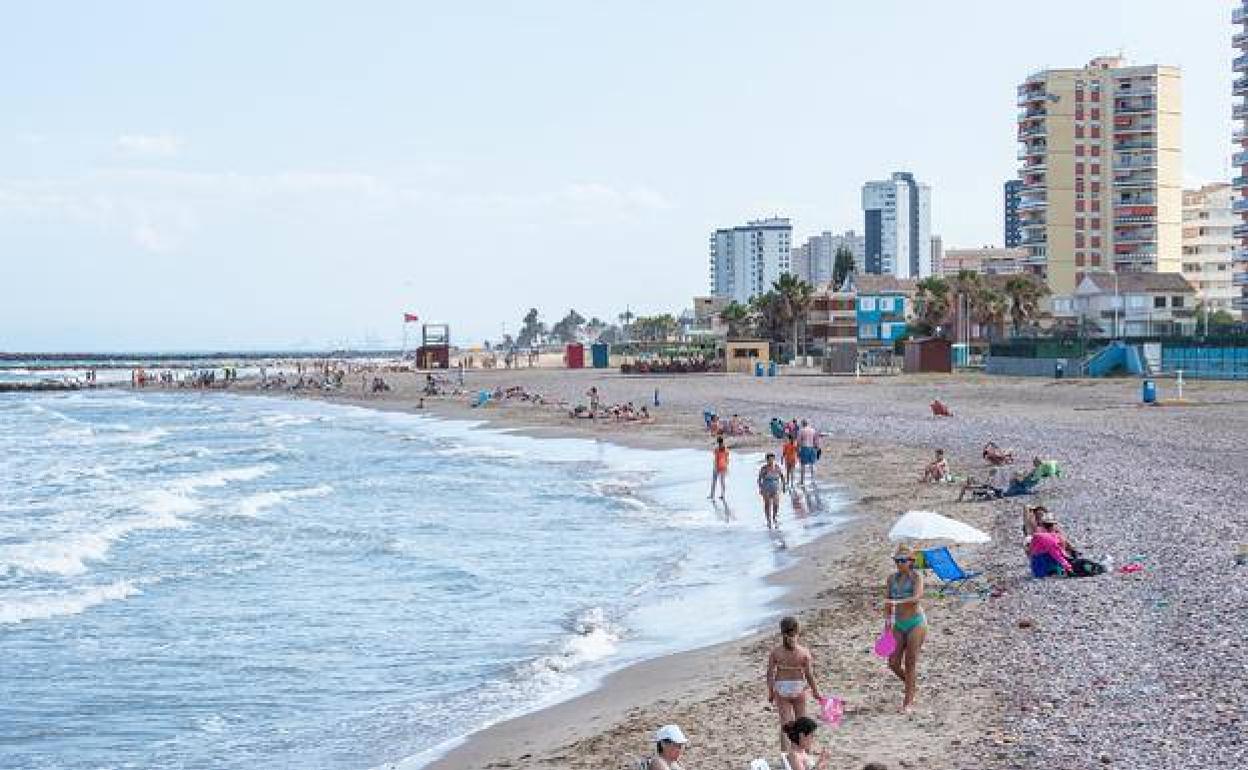 Una de las playas de El Puig, antes de la pandemia. 