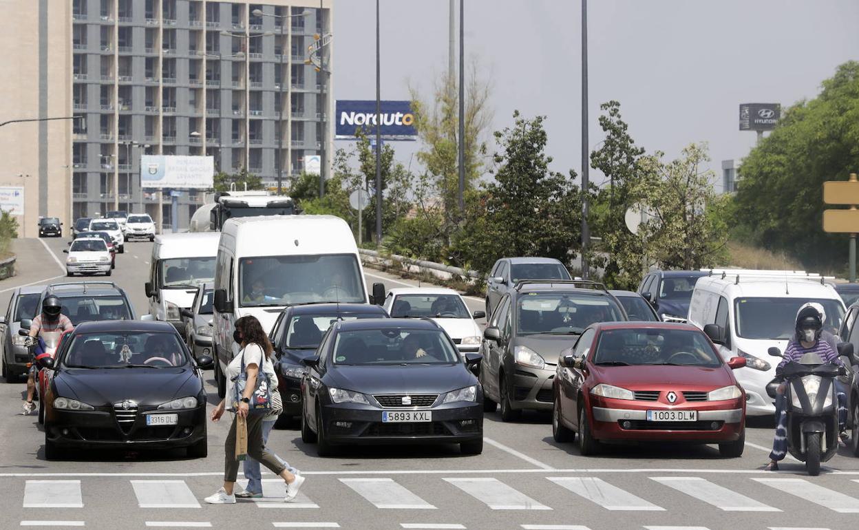 Acceso a Valencia por la autovía de Llíria. 