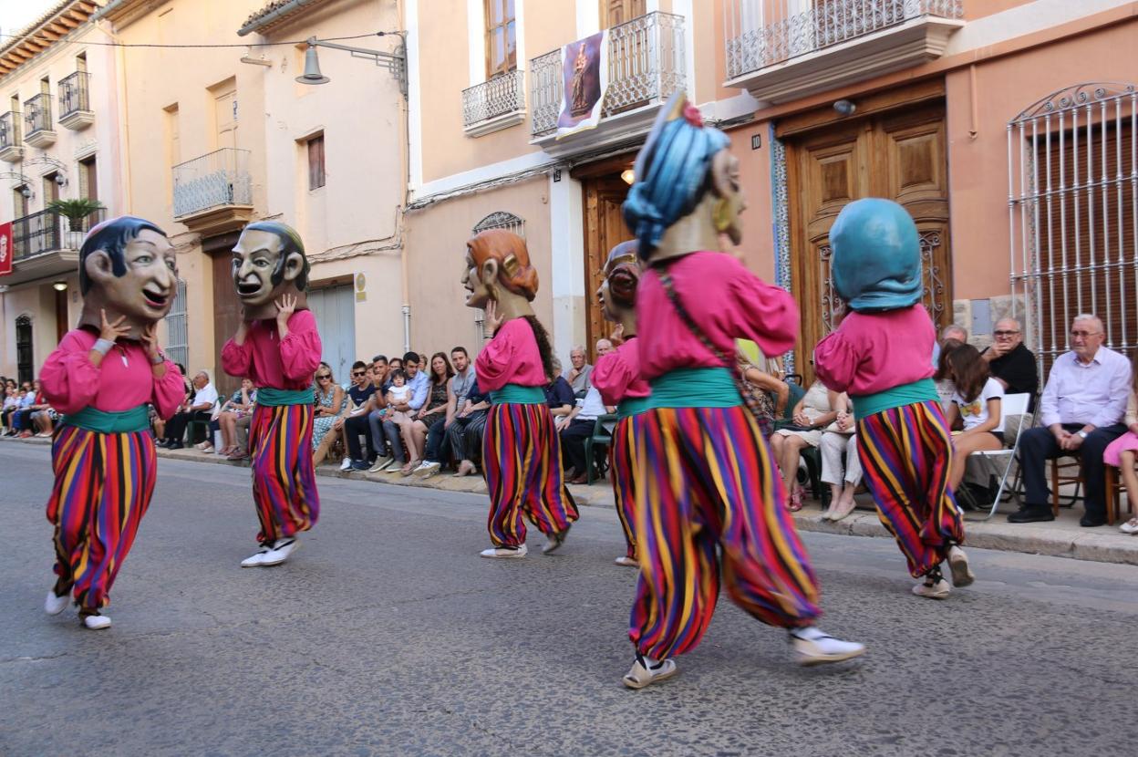 Los bailes saldrán a la calle para conmemorar el día de la patrona de l'Alcúdia. LP
