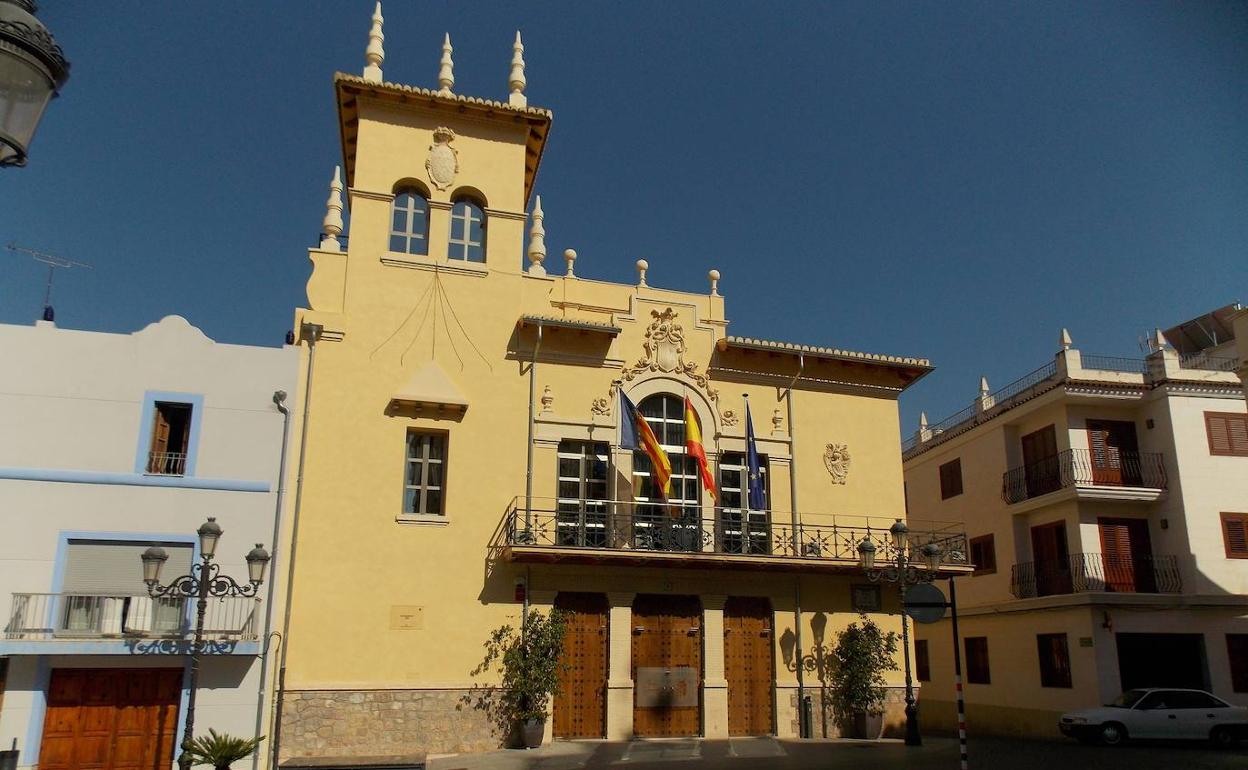 Fachada del ayuntamiento de Riba-roja de Túria. 