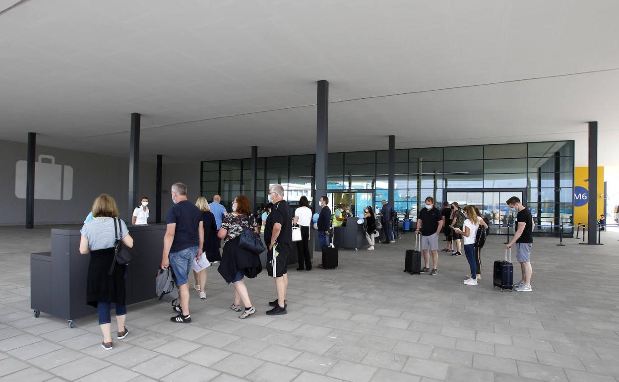 Cruceristas recién llegados a Mallorca, la pasada semana. 