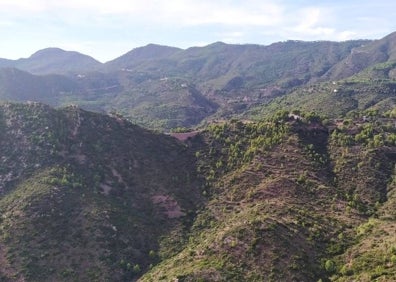 Imagen secundaria 1 - A la conquista de las impresionantes Agulles de Santa Àgueda