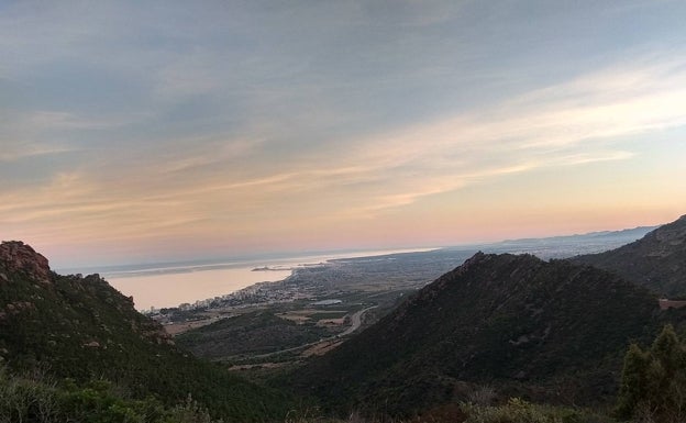 Imagen principal - A la conquista de las impresionantes Agulles de Santa Àgueda