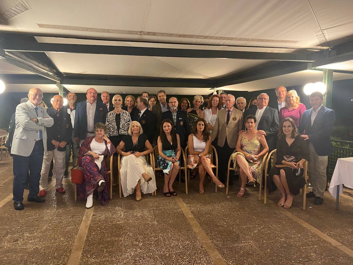 Cena en el Club de Tenis Valencia de los Caballeros de la Capa Española.