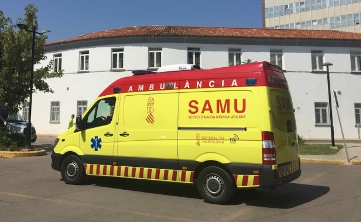 Dos heridos en Benifaió al salirse el coche en el que viajaban de la carretera