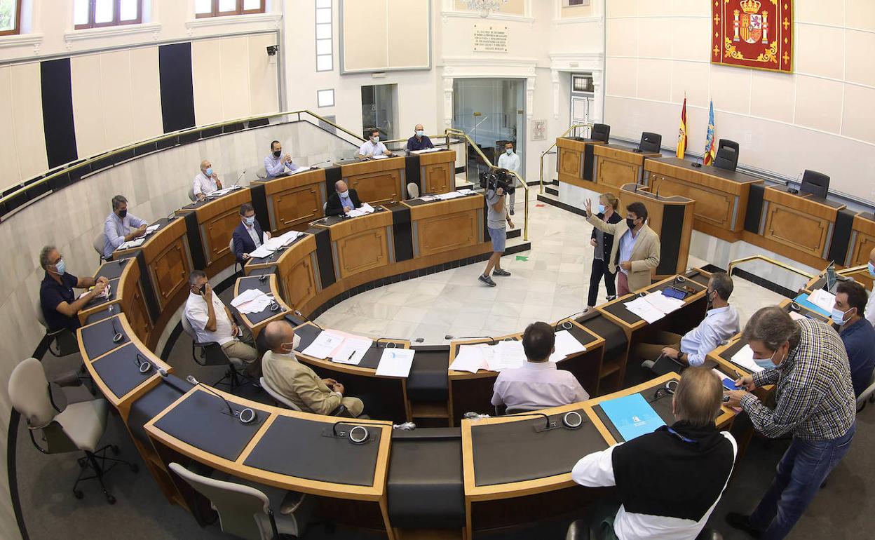 Comisión Técnica del Agua, en el Palacio Provincial de Alicante. 