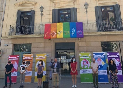 Imagen secundaria 1 - Los actos en Benetússer, Massamagrell y los carteles en Paiporta. 