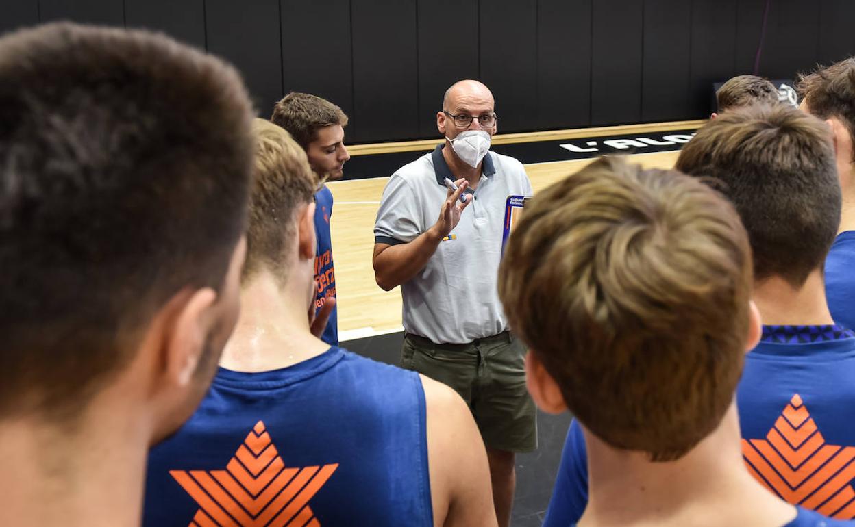 Ángel Cepeda durante un entrenamiento en l'Alqueria del Basket