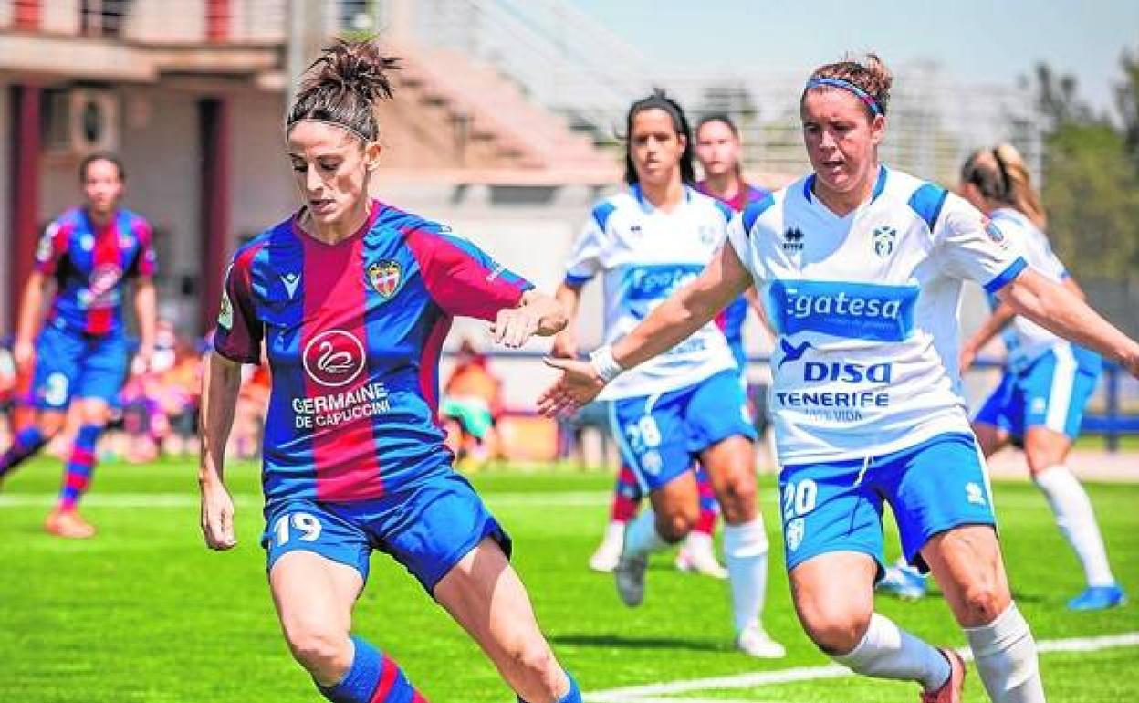 Esther González, durante un partido de la última temporada.