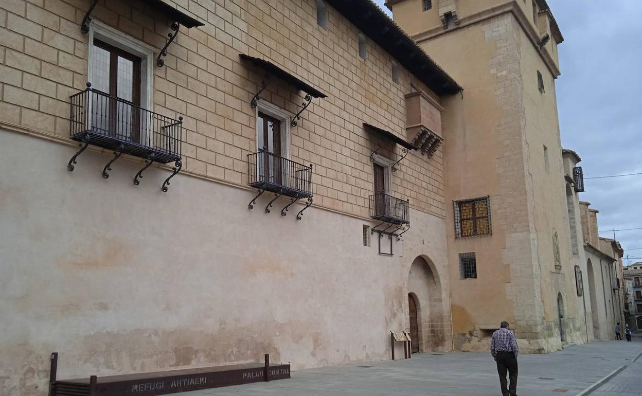 Cocentaina restaura las cubiertas del Palau Comtal y el Monasterio de la Mare de Déu del Miracle
