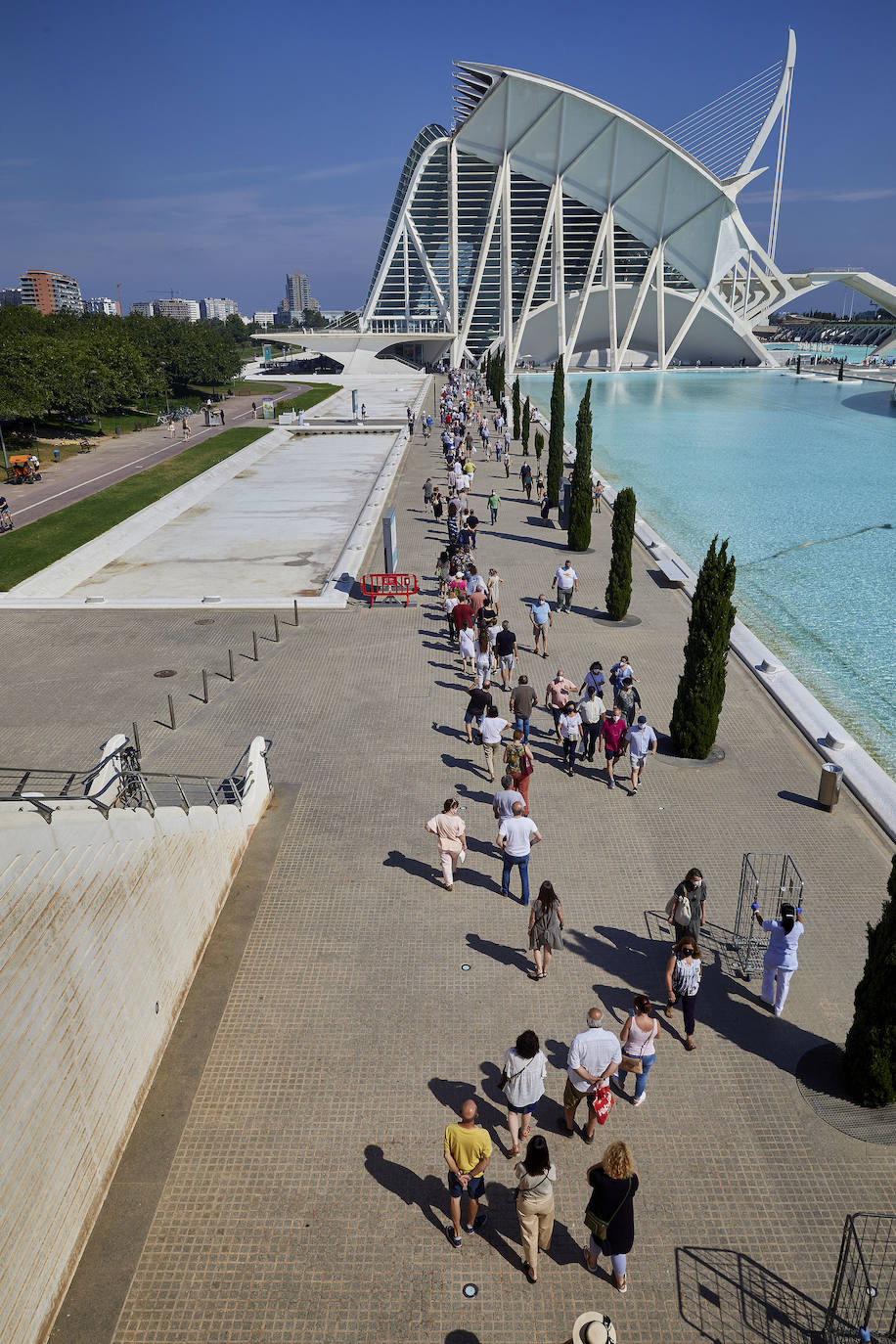 Colas para vacunarse en Valencia este sábado 3 de julio. 