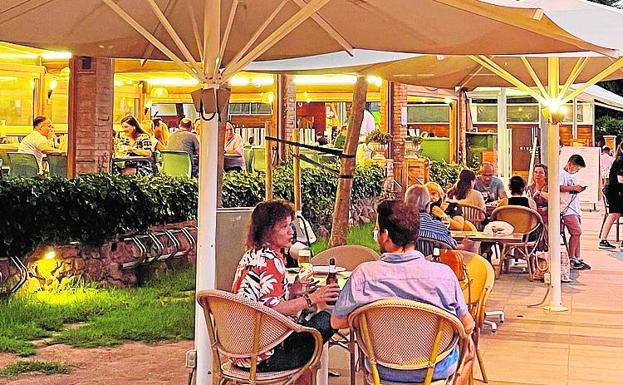 Cafetería Torreón, un lugar con mucho encanto junto a la playa. 