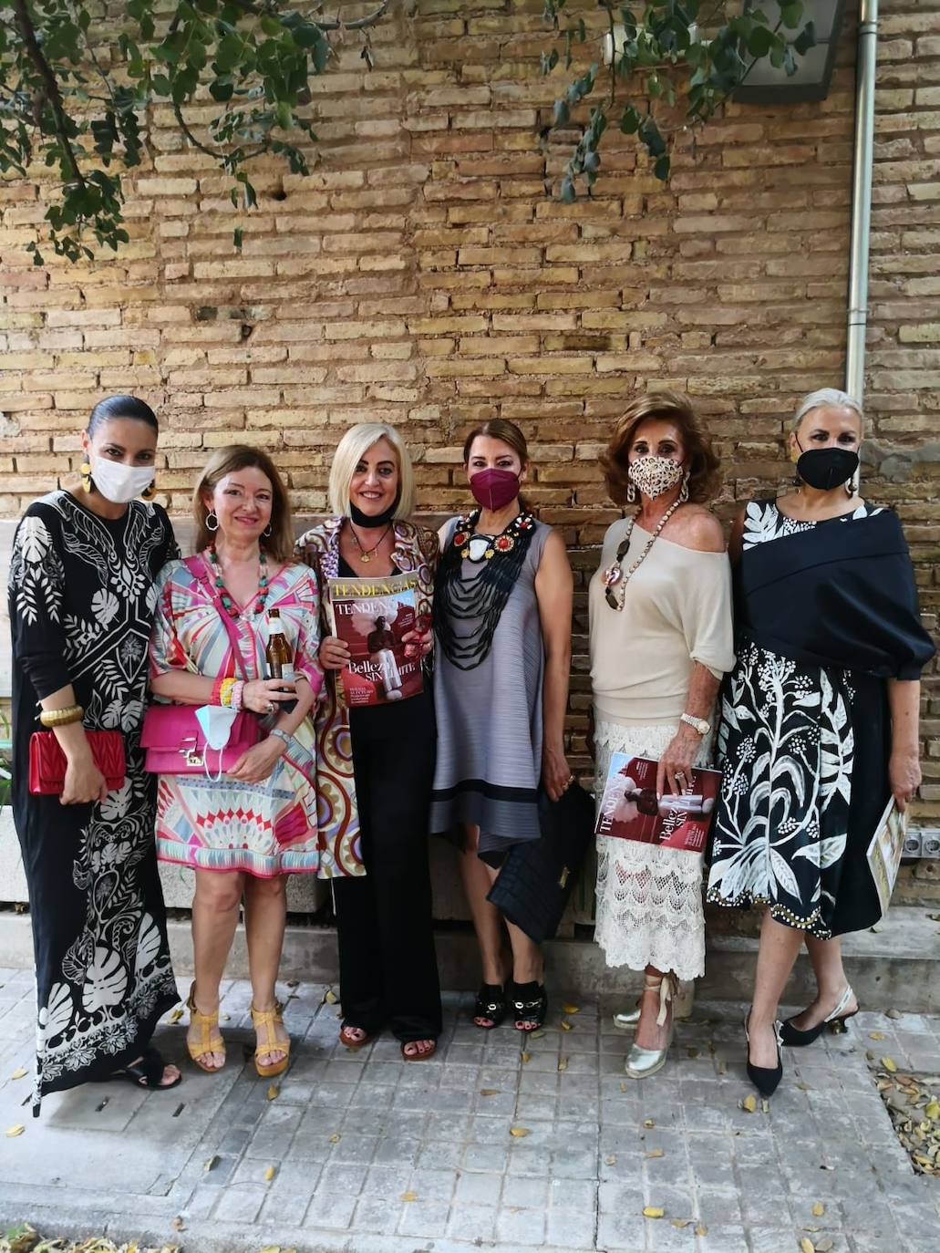 Gadea Fitera, Inma Sobrino, Julia Pérez Broseta, Blanca Fitera, Amparo Lacomba y Laura Fitera en la presentación de Marta de Diego