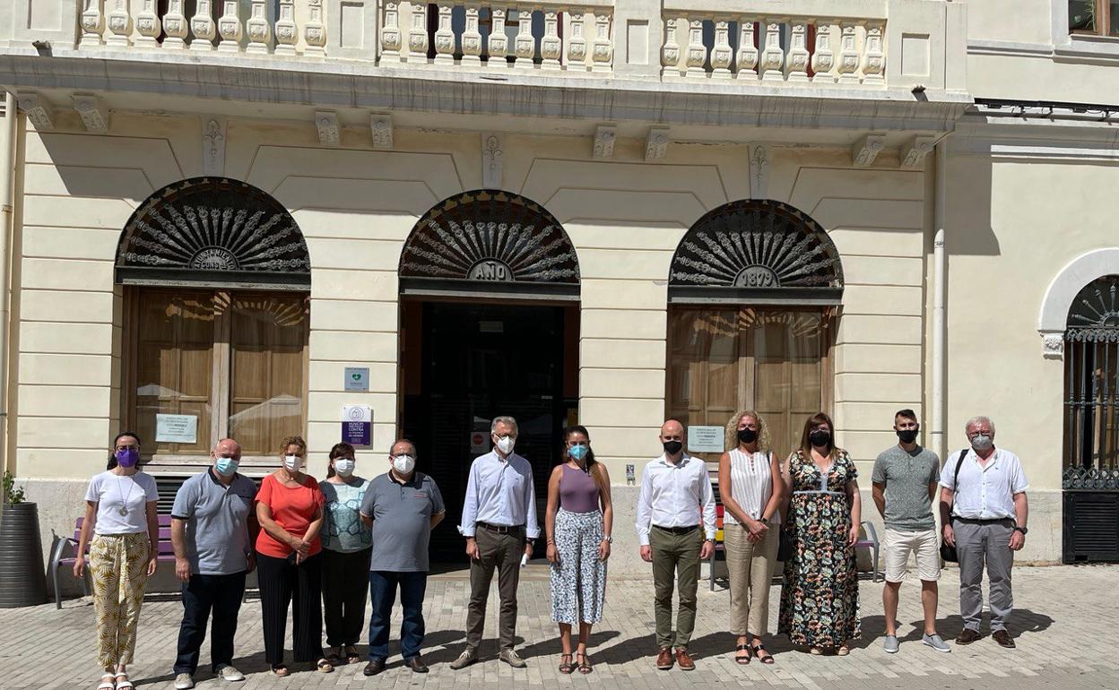 Presentación del futuro servicio de control de animales en Tavernes. 