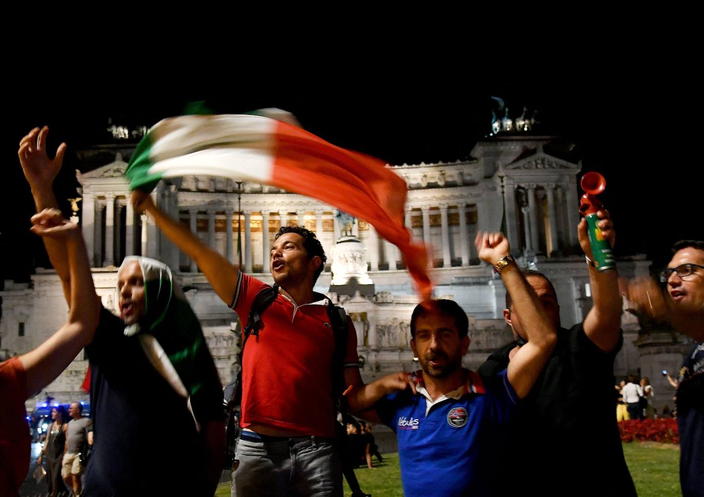 La victoria ante España desata la euforia en la calles de Roma.