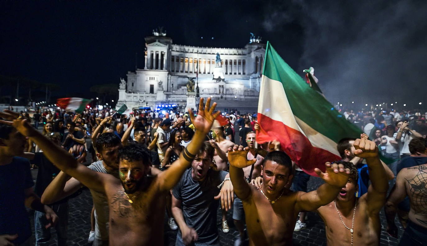 La victoria ante España desata la euforia en la calles de Roma.