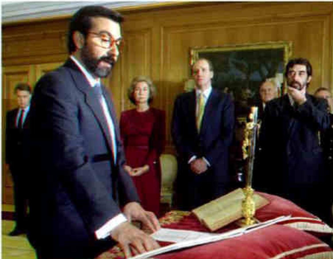 Antoni Asunción, Ministro del Interior jurando el cargo en 1993. Gobierno del PSOE