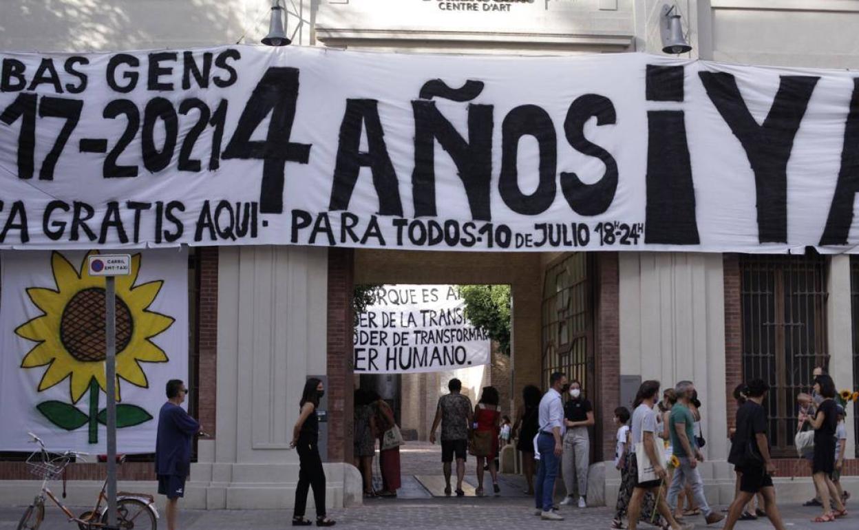 Imagen de la fiesta en Bombas Gens, que reunió a vecinos y amigos de la entidad este fin de semana. 