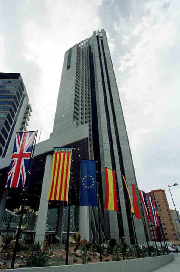 Gran Hotel Bali, Benidorm. Este hotel consta de 186 metros de altura. Es el segundo edificio más alto de la Comunidad Valenciana.