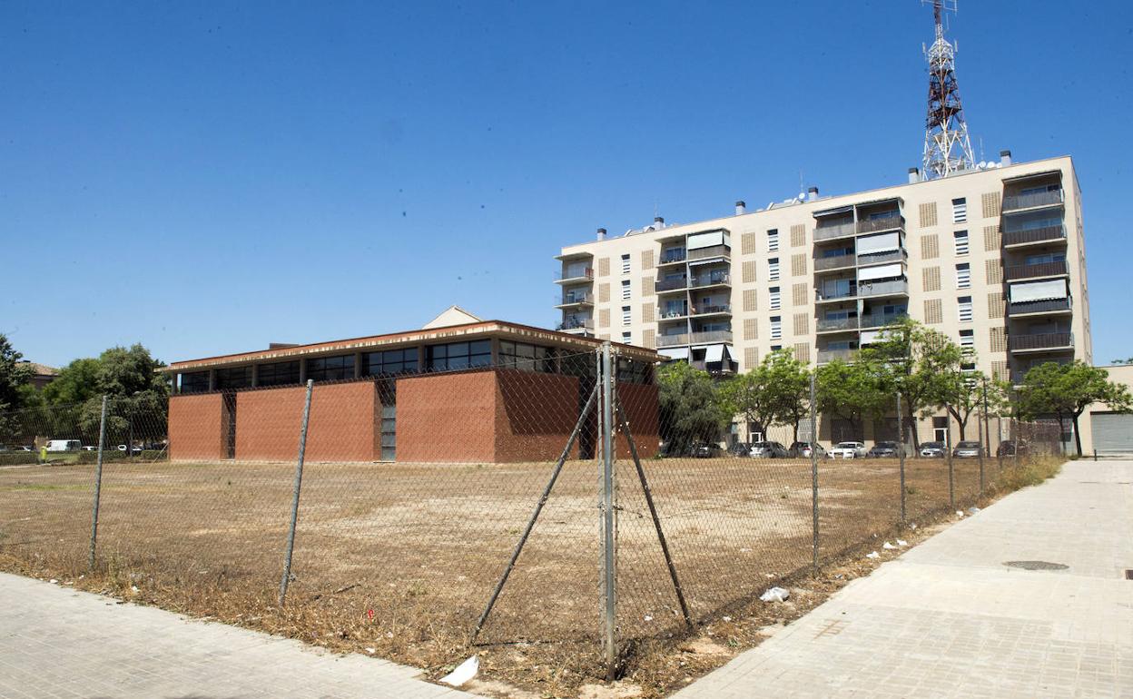 Solar donde se construirá la sede del escalante en la zona de la avenida Corts Valencianes. 