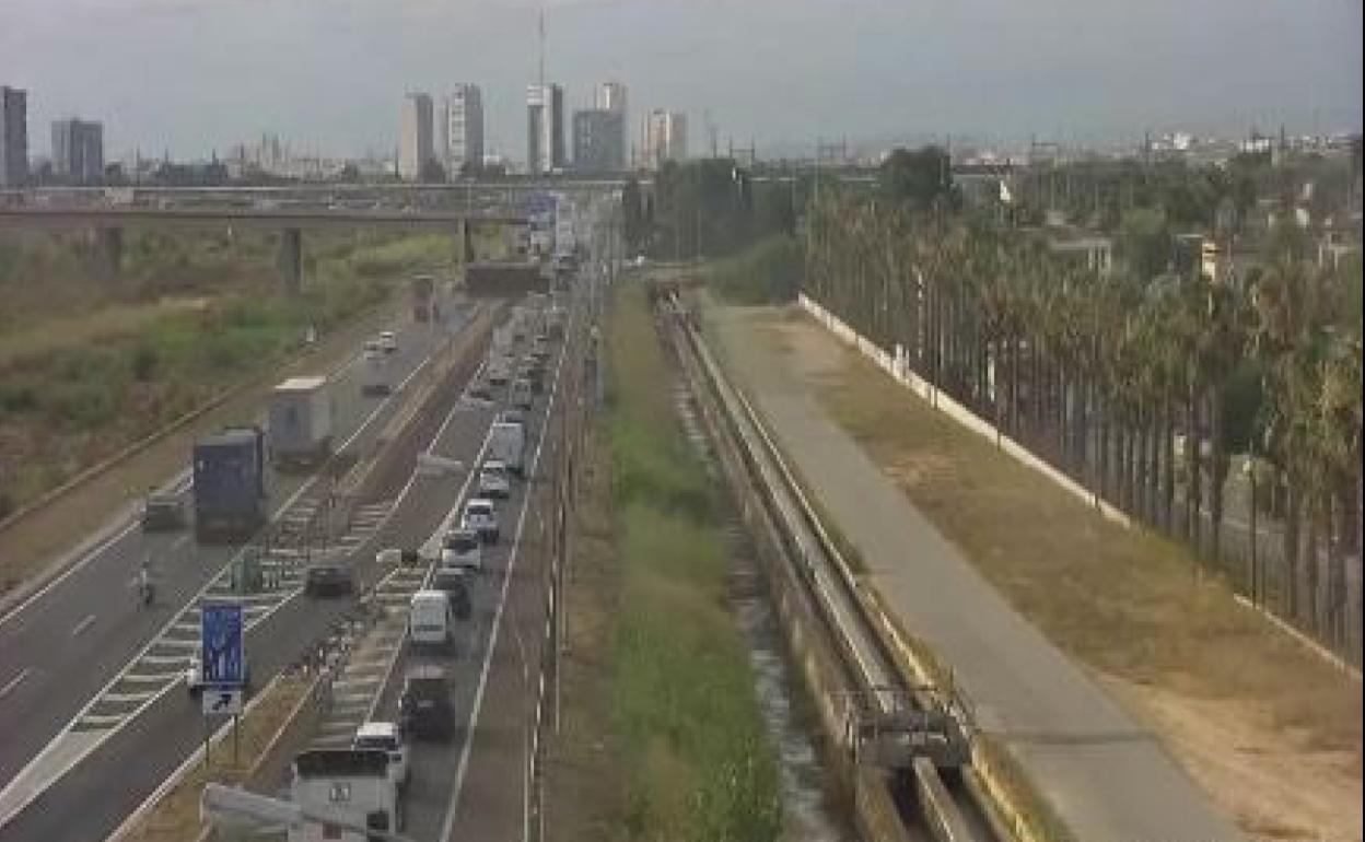 Atasco este jueves en la V-30 , visto por las cámaras de la DGT.