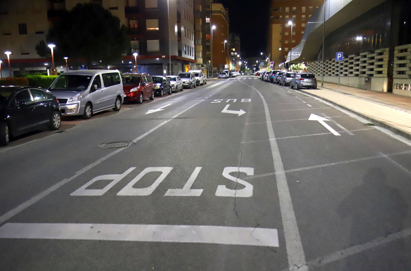 Una calle de Bilbao desierta durante el estado de alarma. 