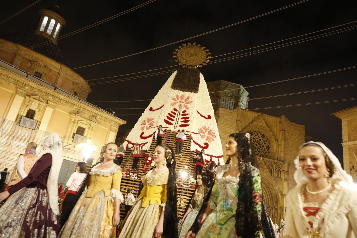 Imagen de la Ofrenda de 2019, la última celebrada en Valencia antes de la pandemia. jesús signes