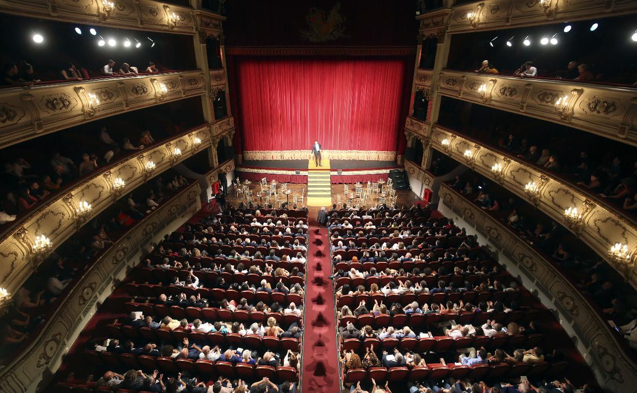 La gala de los Premios de las Artes Escénicas de 2018 se celebró en el teatro Principal de Valencia. 