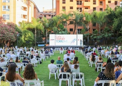 Imagen secundaria 1 - Otros momentos de la ceremonia. 