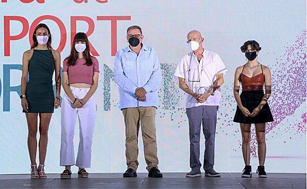 Imagen principal - Otros momentos de la ceremonia. 