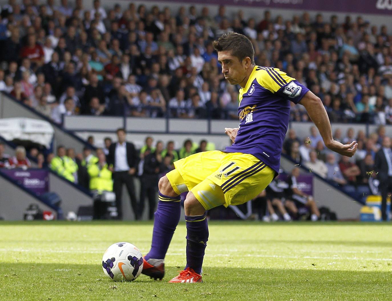 Pablo Hernández durante su estancia en el Swansea.