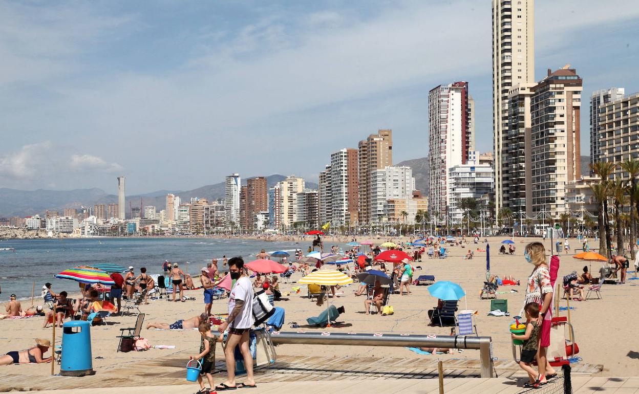 Los turistas que llegan a Benidorm y la Costa Blanca son casi al 90% de origen nacional. 