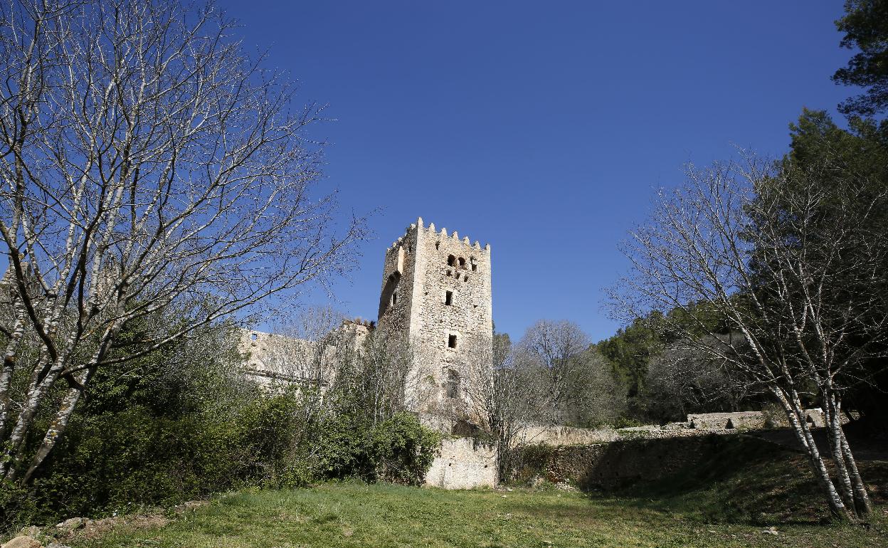 La Torre dels Coloms, símbolo que queda en pie, se encuentra en estado crítico. 