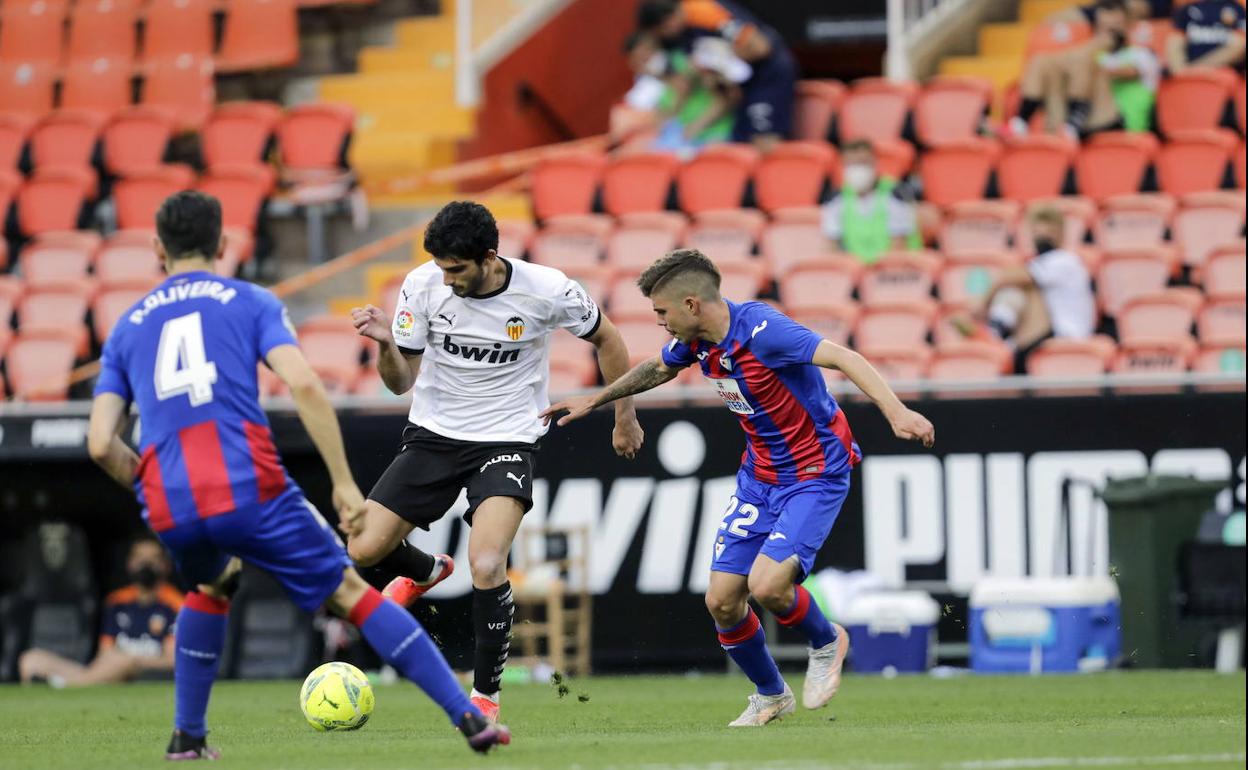 El Valencia-Eibar de final de la Liga pasada se jugó con público.