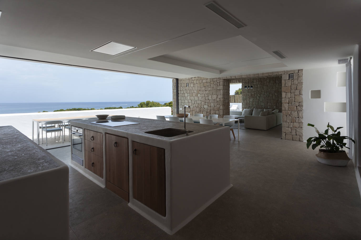 En la cocina también se ha utilizado la madera de olmo.